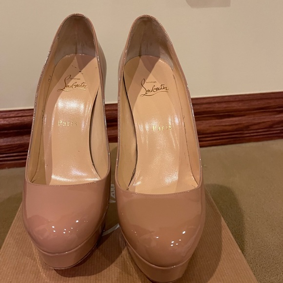 Authentic Christian louboutin shoes size 39.5 - Picture 10 of 11